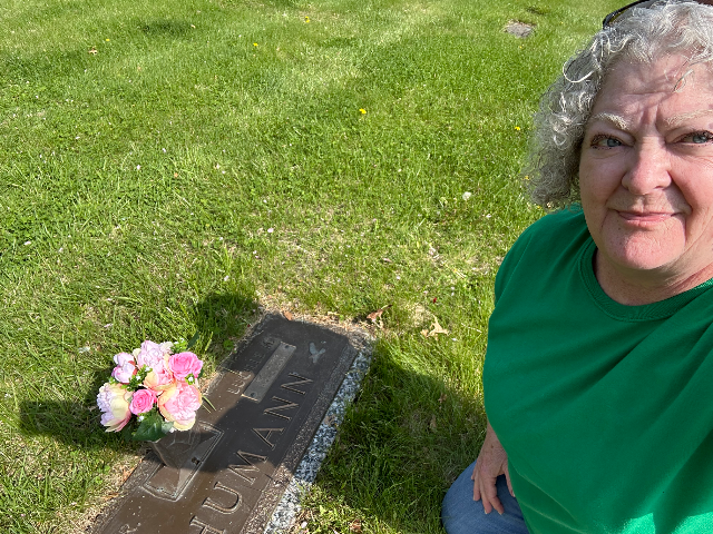 Flower delivery for Lucille Balluff Schumann