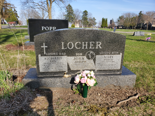 Flower delivery for Ricahrd Earl Locher