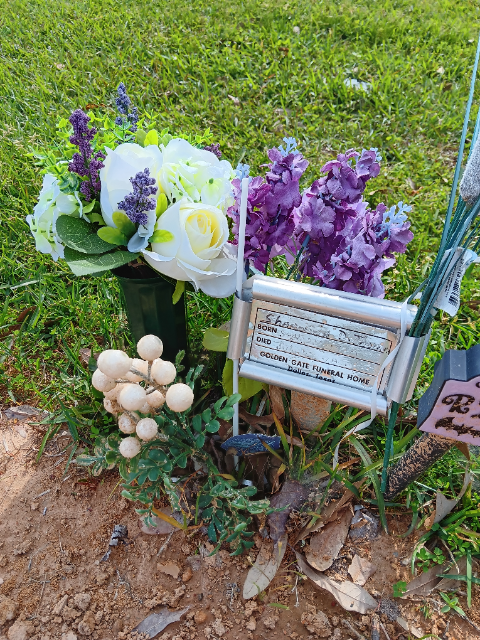 Flower delivery for Sharonda Shante Davis-Thomas