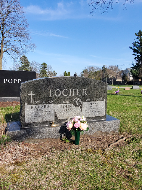Flower delivery for Ricahrd Earl Locher