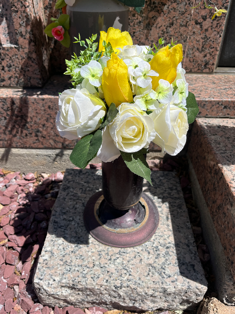 Flower delivery for Karen Anne Carpenter