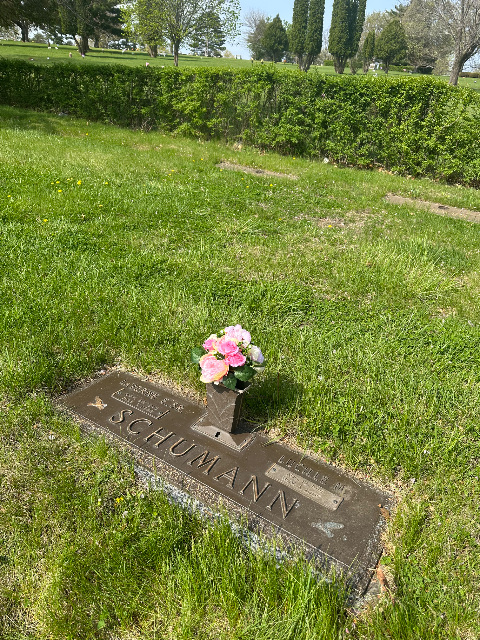 Flower delivery for Lucille Balluff Schumann