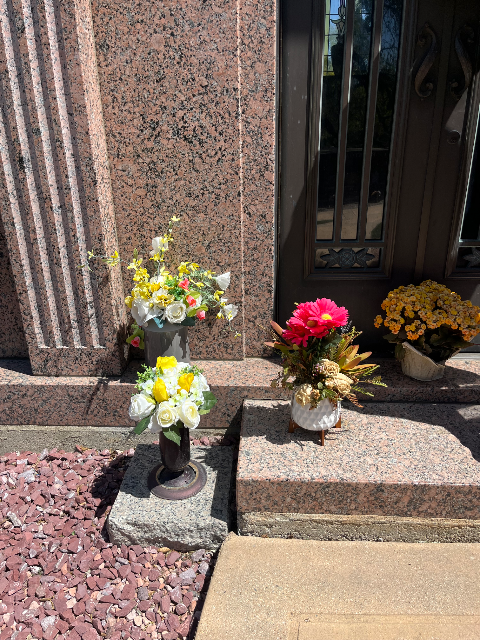 Flower delivery for Karen Anne Carpenter