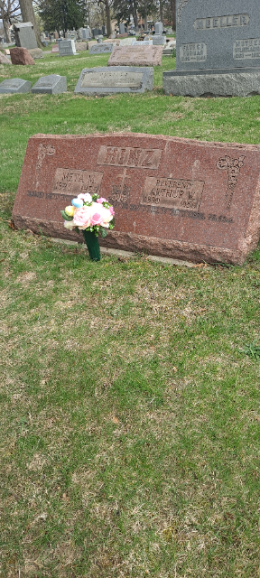 Flower delivery for Arthur W Hinz