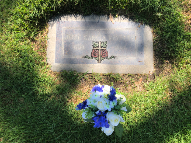 Flower delivery for Jose Garcia Revelez