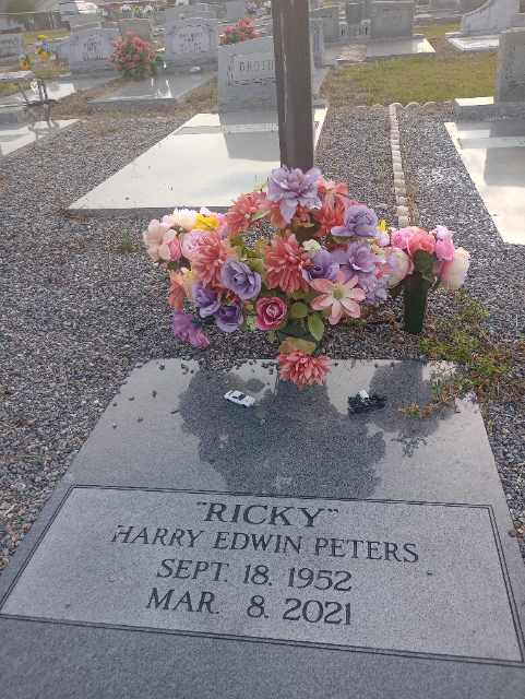 Flower delivery for Harry Edwin Peters