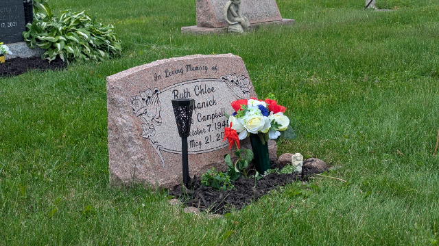 Flower delivery for Ruth Chloe Campbell Stefanick