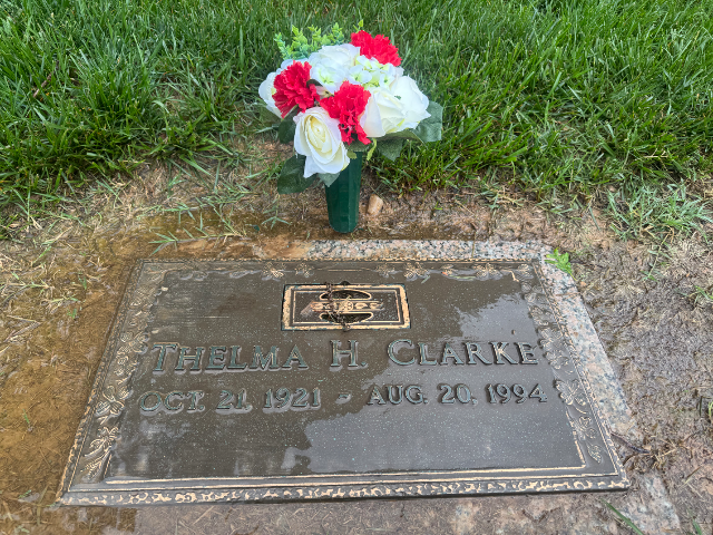 Flower delivery for Thelma Ruth/Heitsenrether Clarke
