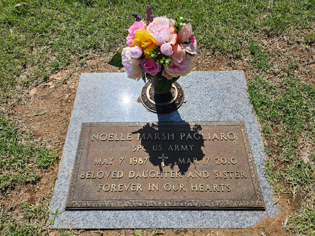 Flower delivery for Noelle Marsh Pagliaro