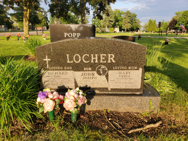 Flower delivery for Ricahrd Earl Locher