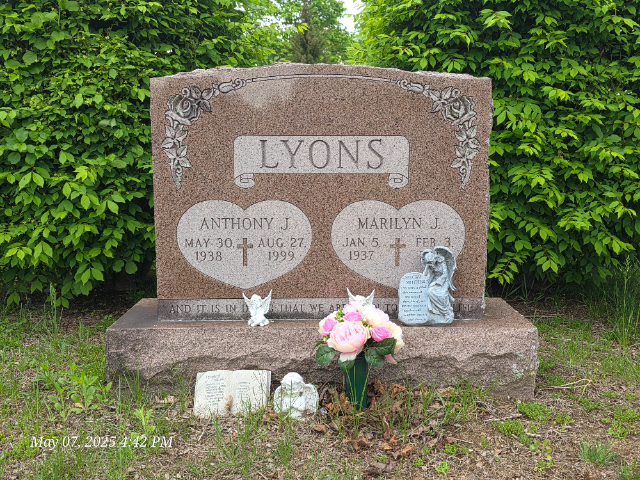 Flower delivery for Marilyn Joan Lyons