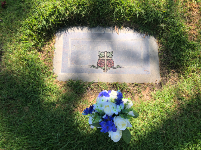 Flower delivery for Jose Garcia Revelez