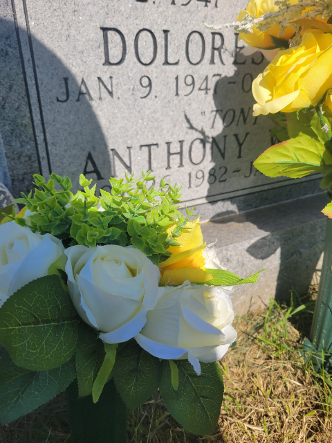 Flower delivery for Anthony “Tony” Wayne Tharp