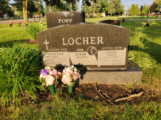 Flower delivery for Ricahrd Earl Locher