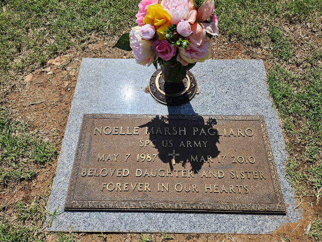 Flower delivery for Noelle Marsh Pagliaro