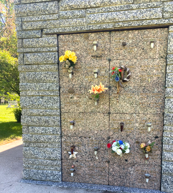 Flower delivery for Robert E Renew