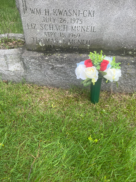 Flower delivery for William Henry Kwasnicki