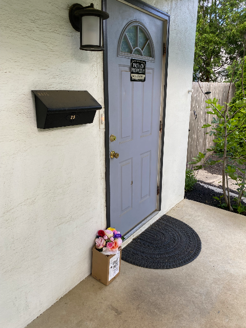 Flower delivery for Jose Enrique Menendez