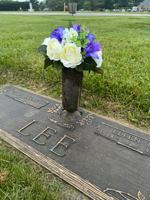 Flower delivery for Ellen M Lee