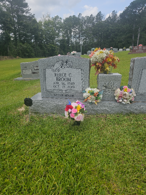 Flower delivery for Reece Colon Broom