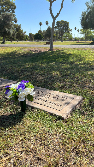 Flower delivery for Edwin Darrell Lowrey