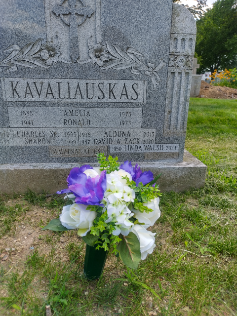 Flower delivery for linda ann walsh