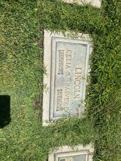 Flower delivery for Harvey Elwell Lincoln