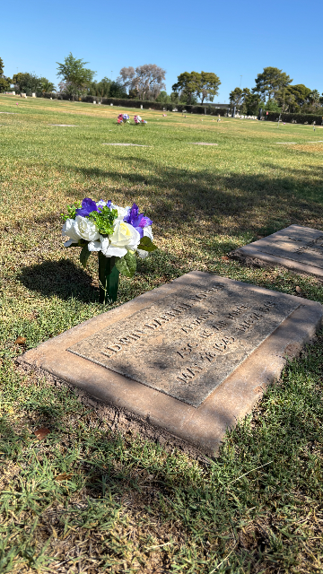 Flower delivery for Edwin Darrell Lowrey