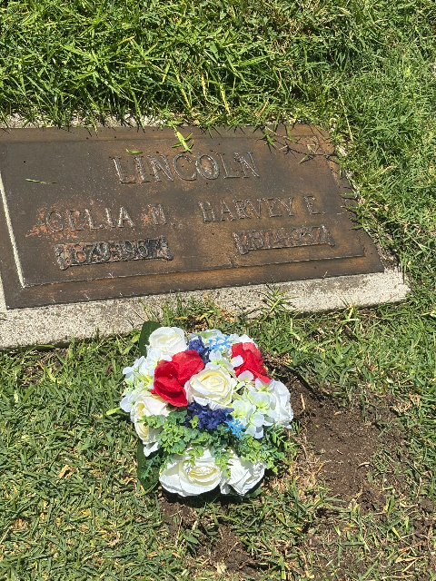 Flower delivery for Harvey Elwell Lincoln