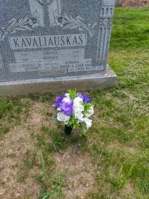 Flower delivery for linda ann walsh