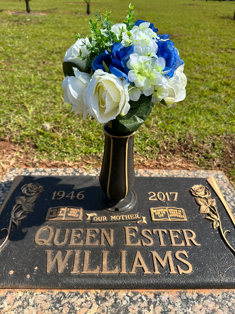 Flower delivery for Queen Ester Williams