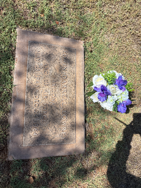 Flower delivery for Edwin Darrell Lowrey