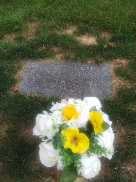 Flower delivery for Kenneth Bowers