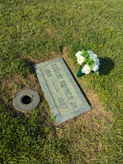 Flower delivery for Eggert Rohwer