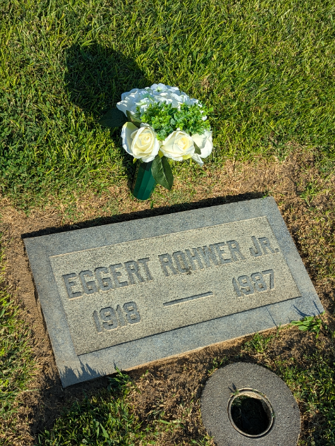 Flower delivery for Eggert Rohwer