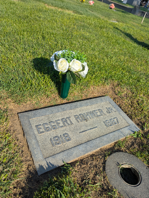 Flower delivery for Eggert Rohwer