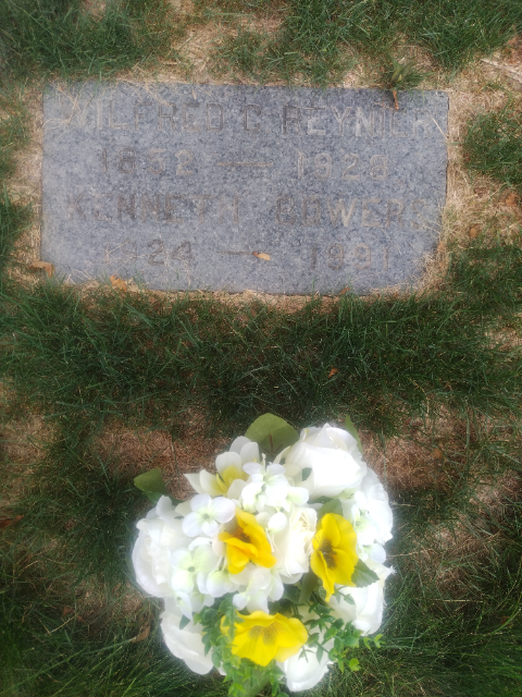 Flower delivery for Kenneth Bowers