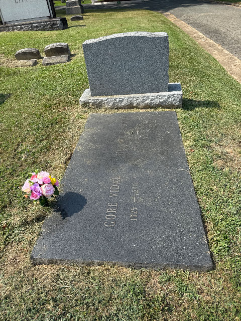 Flower delivery for Gore Vidal