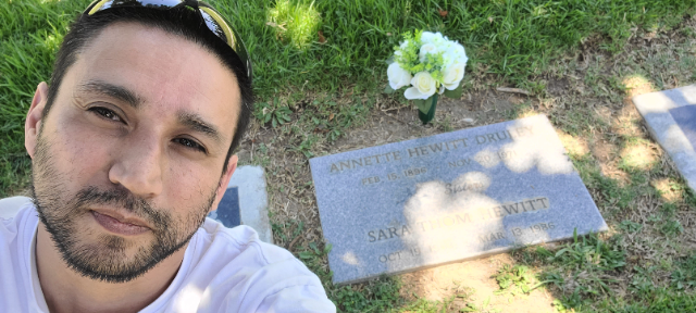 Flower delivery for Sara Thom Hewitt