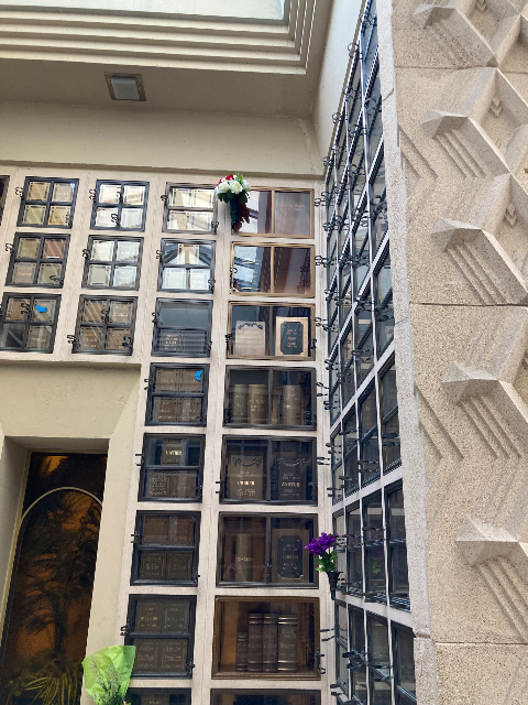 Flower delivery for Amanda L Leeds