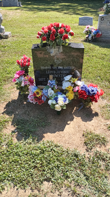 Flower delivery for Lloyd Juvonni Browning