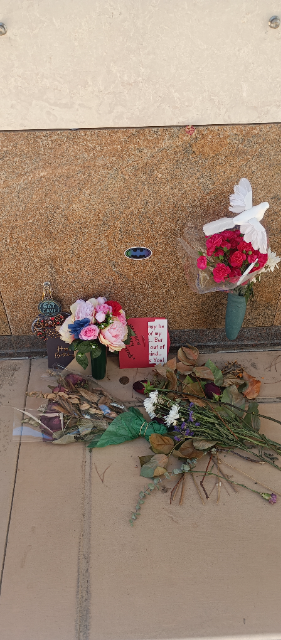 Flower delivery for Matthew Perry