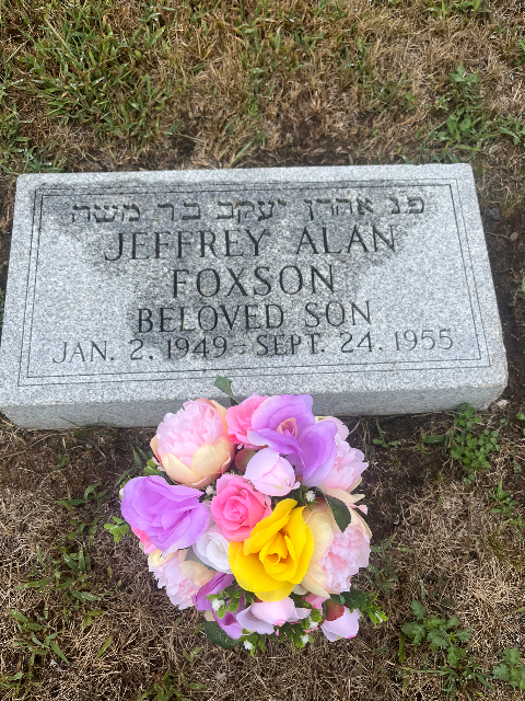 Flower delivery for Jeffrey Alan Foxson