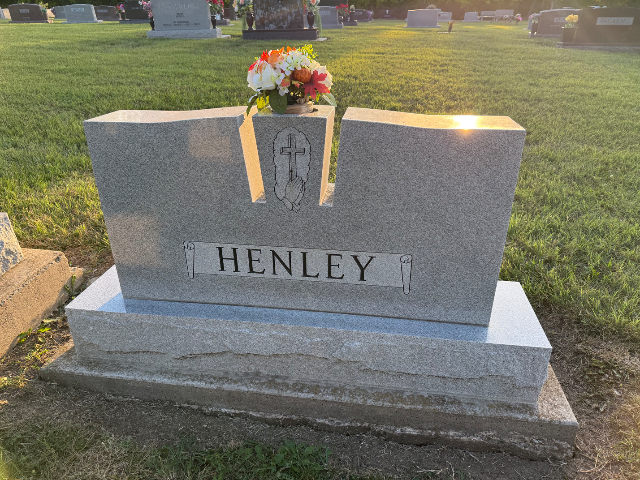 Flower delivery for Donald J & Mary F Henley