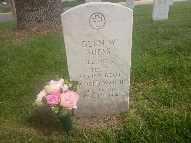 Flower delivery for Glen W Suess