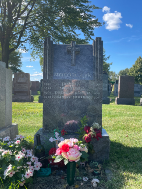 Flower delivery for Peter Thomas Ratajczyk