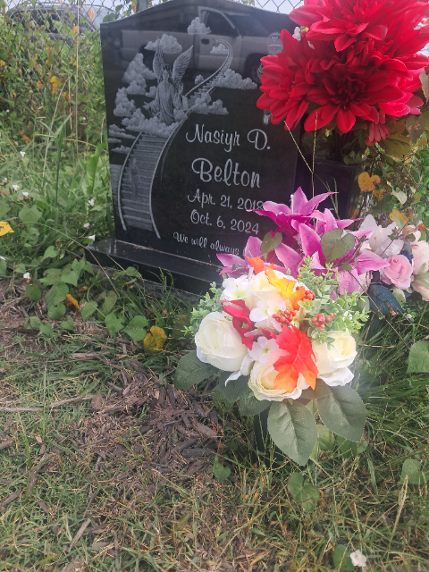 Flower delivery for Nasiyr Dezmin Belton