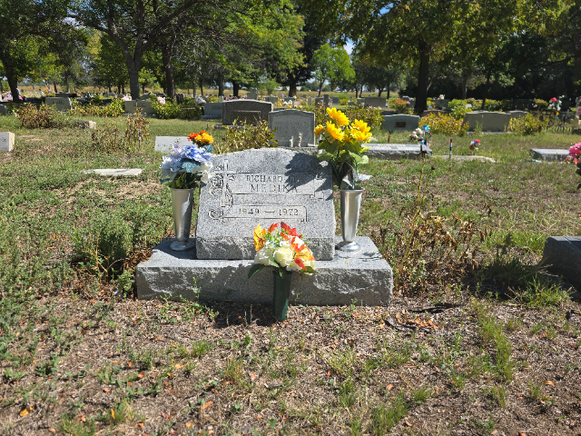 Flower delivery for Richard Lee Medina