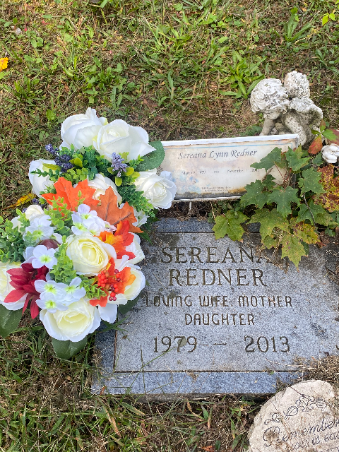 Flower delivery for Sereana Lynn Redner