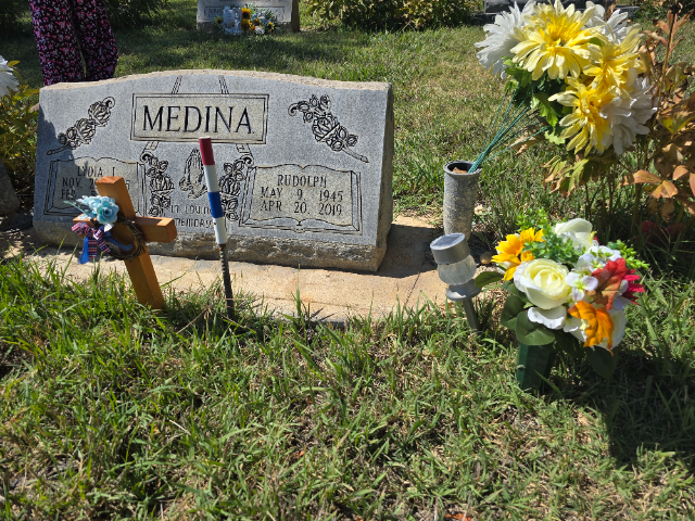 Flower delivery for Rudolph Fermin Medina